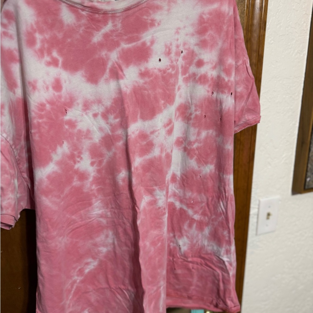 🪩DOUBLE ZERO PINK DISTRESSED TEE🪩